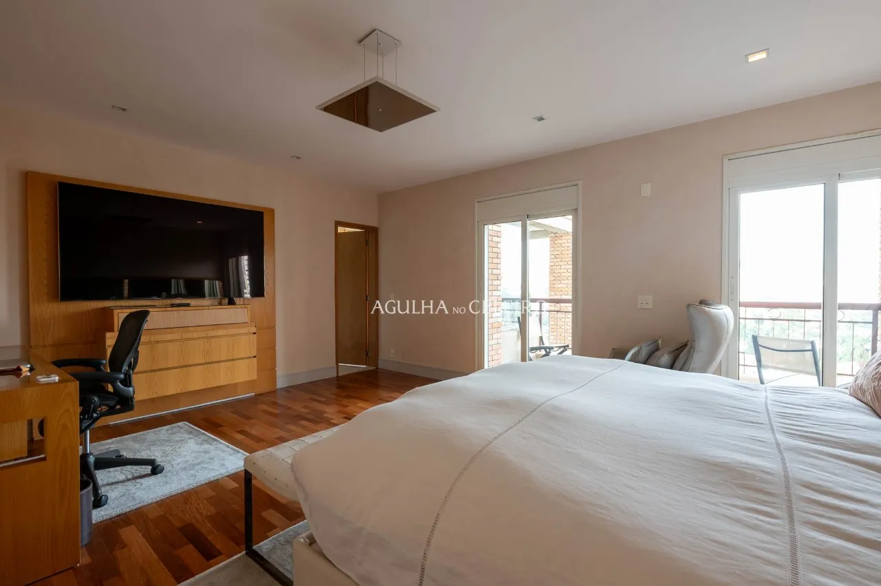 Apartamento Amplo com Varanda em Localização Privilegiada – 21763