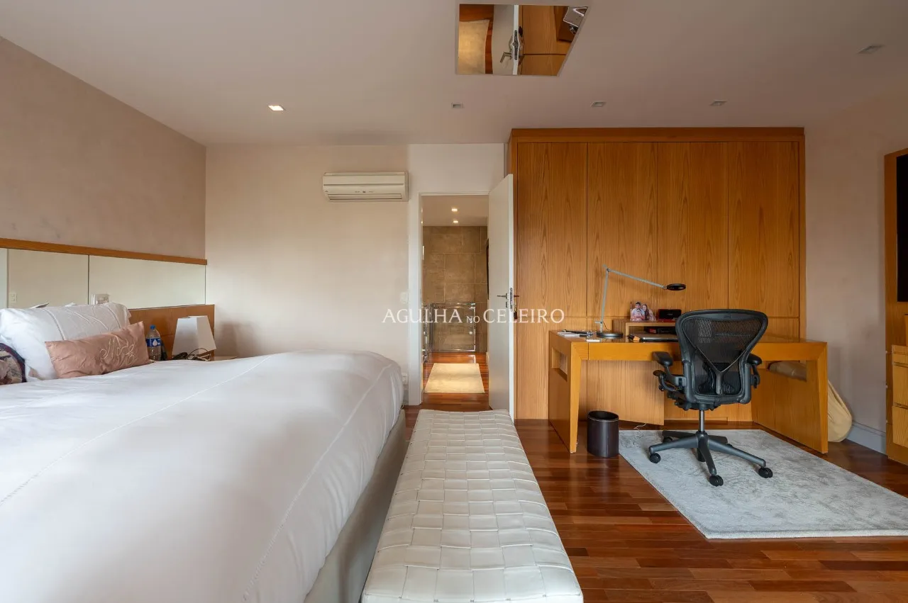 Apartamento Amplo com Varanda em Localização Privilegiada – 21763