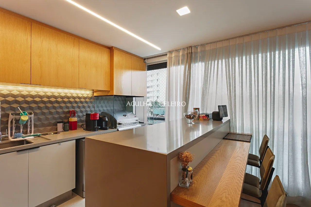 Lindo apartamento à venda na Vila Olímpia, com projeto moderno, ambientes integrados e muito conforto – 21795