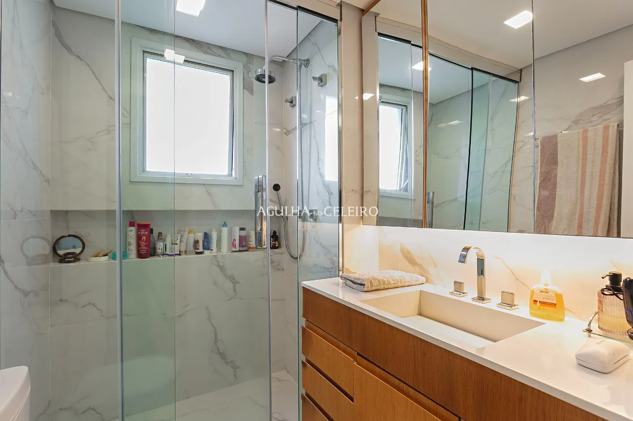 Lindo apartamento à venda na Vila Olímpia, com projeto moderno, ambientes integrados e muito conforto – 21795
