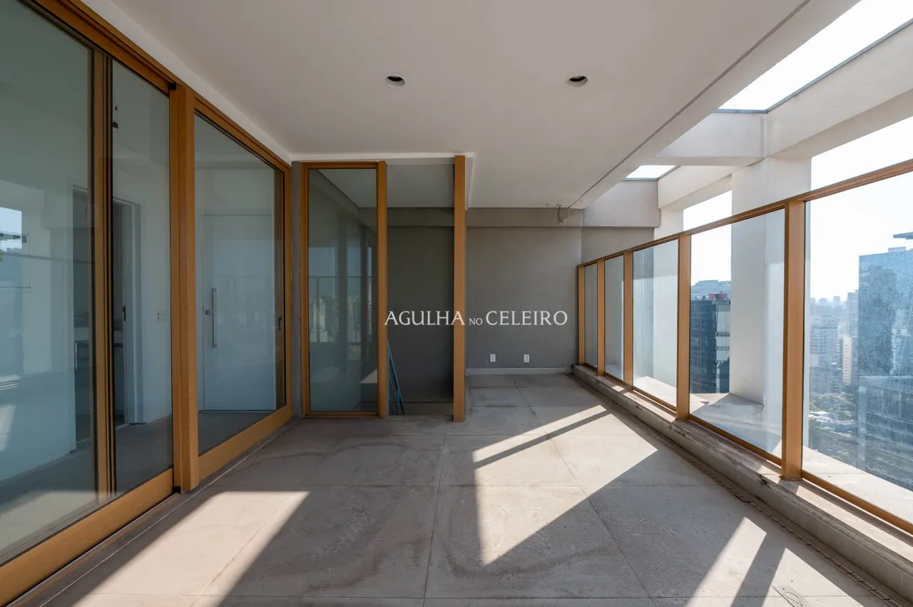 Apartamento Duplex á Venda em Itaim Bibi – 22418