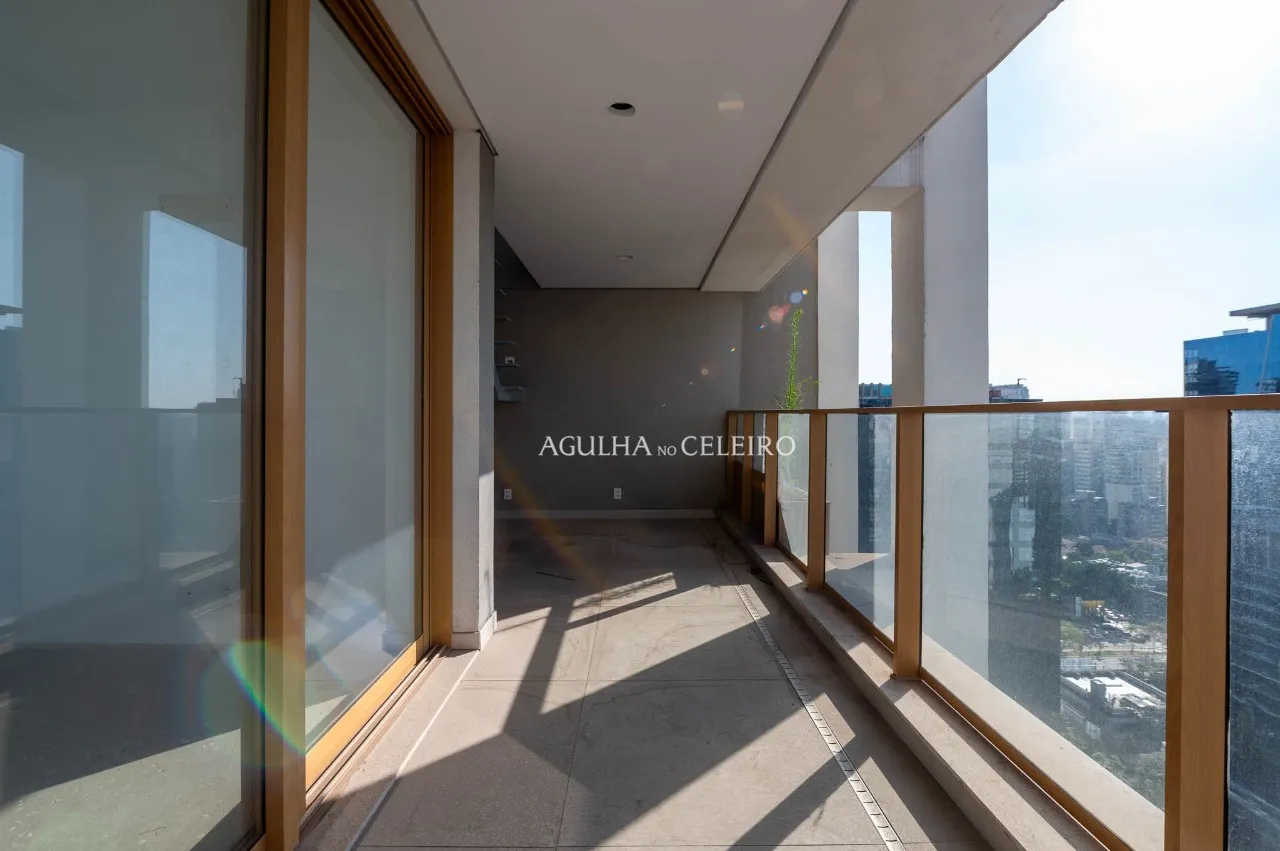 Apartamento Duplex á Venda em Itaim Bibi – 22418