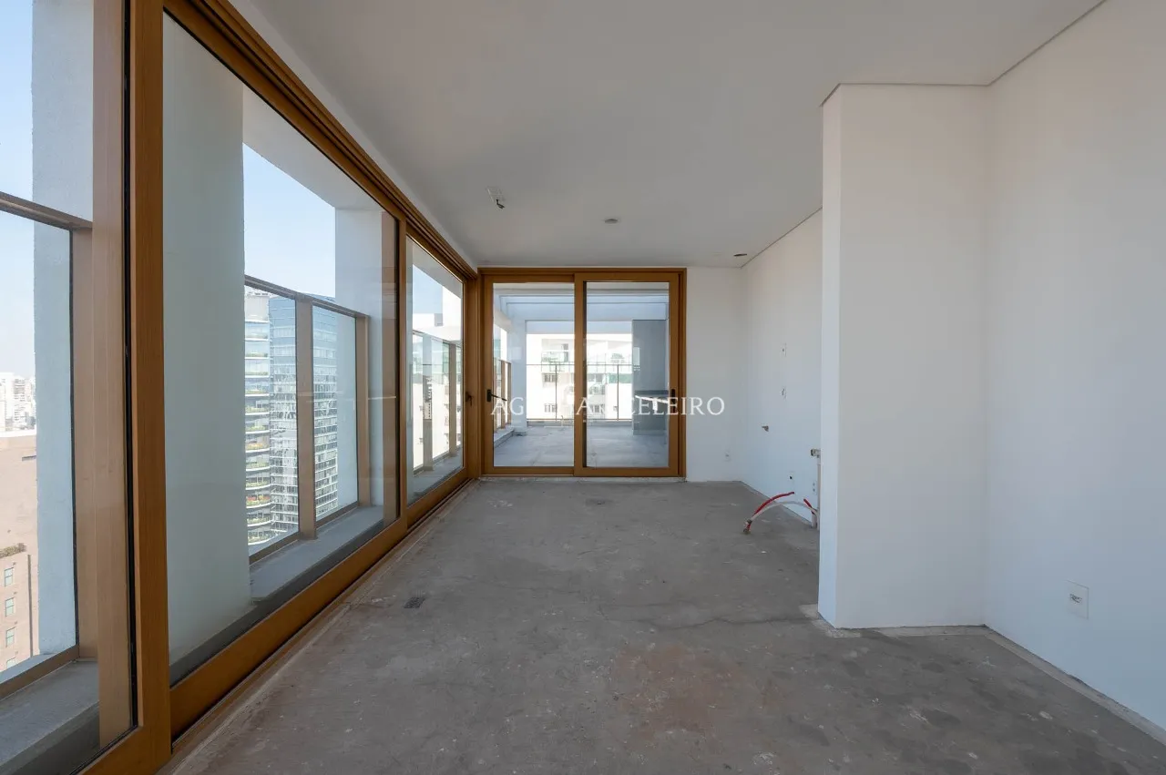 Apartamento Duplex á Venda em Itaim Bibi – 22418