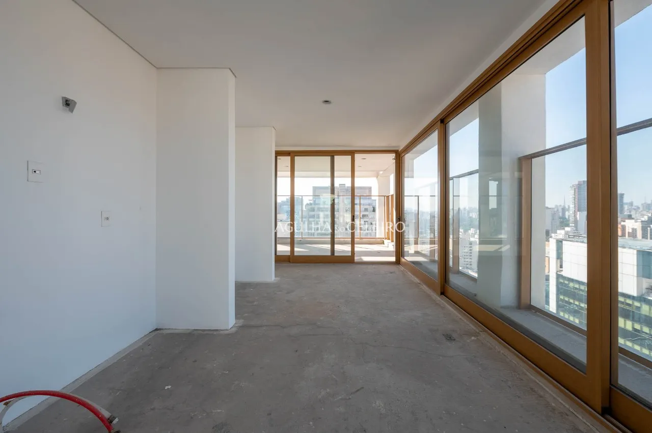 Apartamento Duplex á Venda em Itaim Bibi – 22418