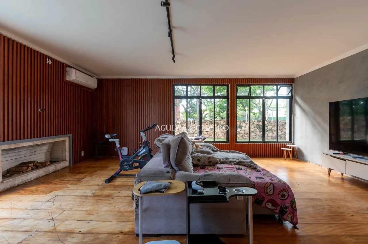 Casa espaçosa com piscina à venda em Alto de Pinheiros – 22479
