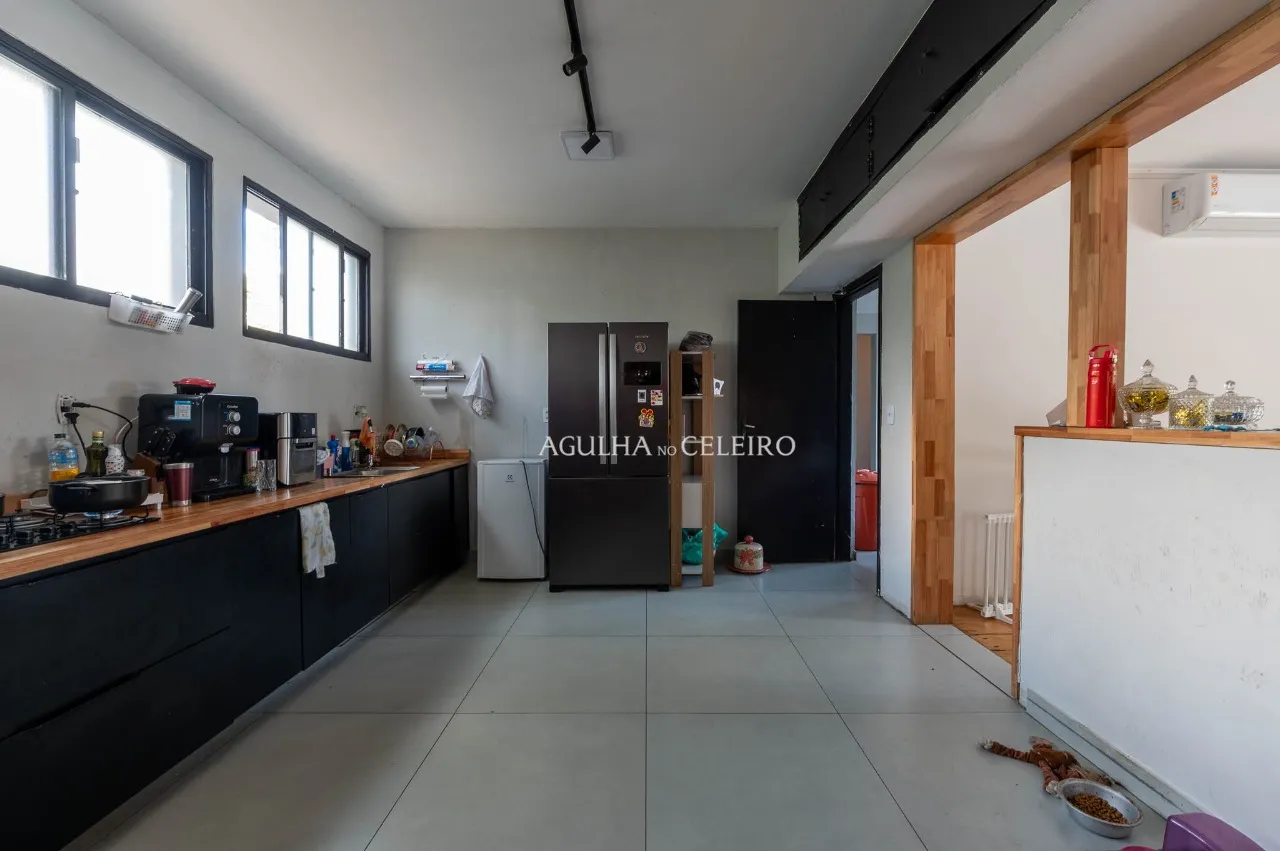 Casa espaçosa com piscina à venda em Alto de Pinheiros – 22479