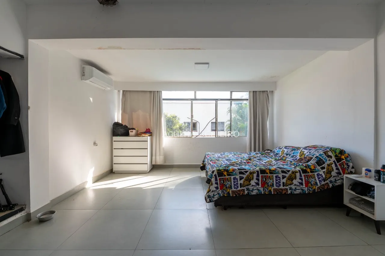Casa espaçosa com piscina à venda em Alto de Pinheiros – 22479