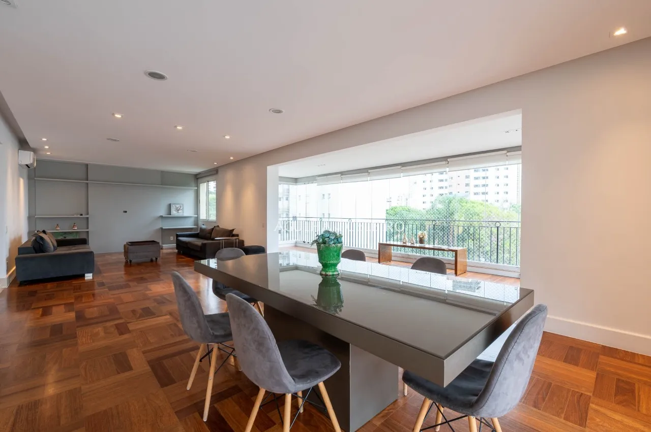 Apartamento com planta diferenciada e varanda integrada no Paraiso. – 22646
