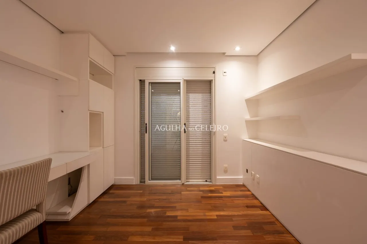 Apartamento com planta diferenciada e varanda integrada no Paraiso. – 22646