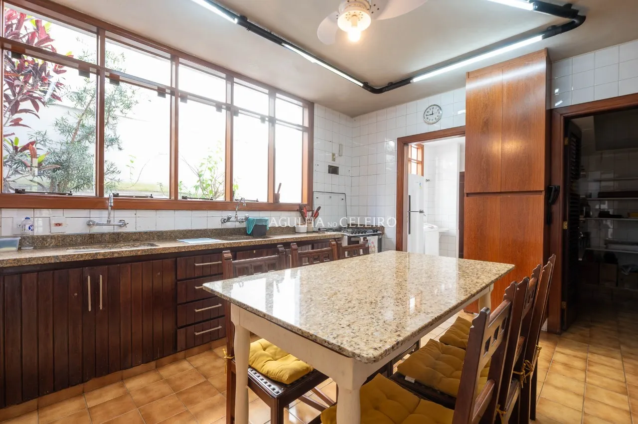 Casa ampla e exclusiva, próxima ao Parque Ibirapuera. – 22741