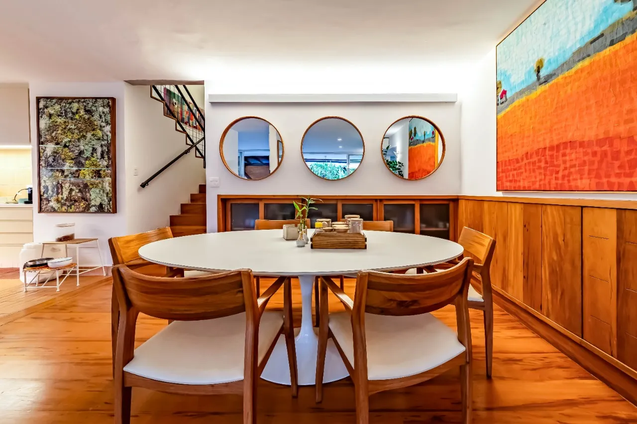 Casa em rua fechada com rooftop, jardim tropical e cozinha integrada, no Alto de Pinheiros. – 22761
