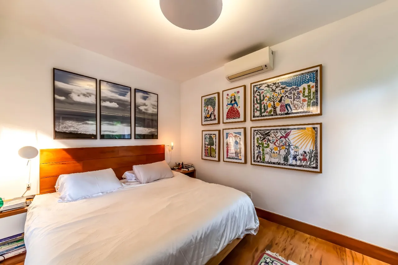 Casa em rua fechada com rooftop, jardim tropical e cozinha integrada, no Alto de Pinheiros. – 22761