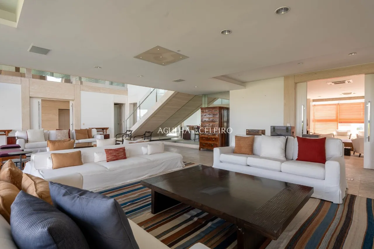 Espetacular Triplex de 900 m² com Elevador Privativo, Adega Climatizada e 4 Suítes – 22776