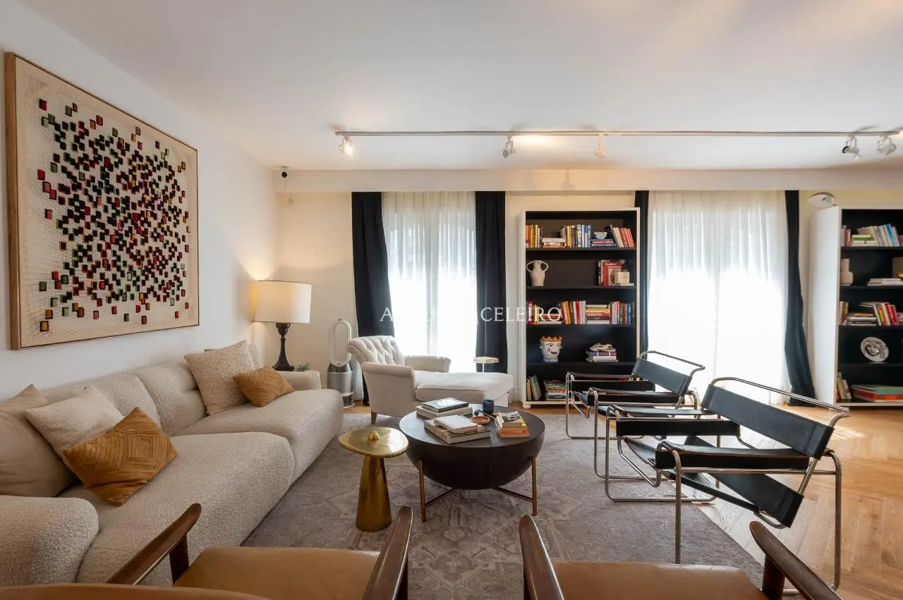 Apartamento para locação, mobiliado, amplo e iluminado próximo ao Santa Luzia – 9622