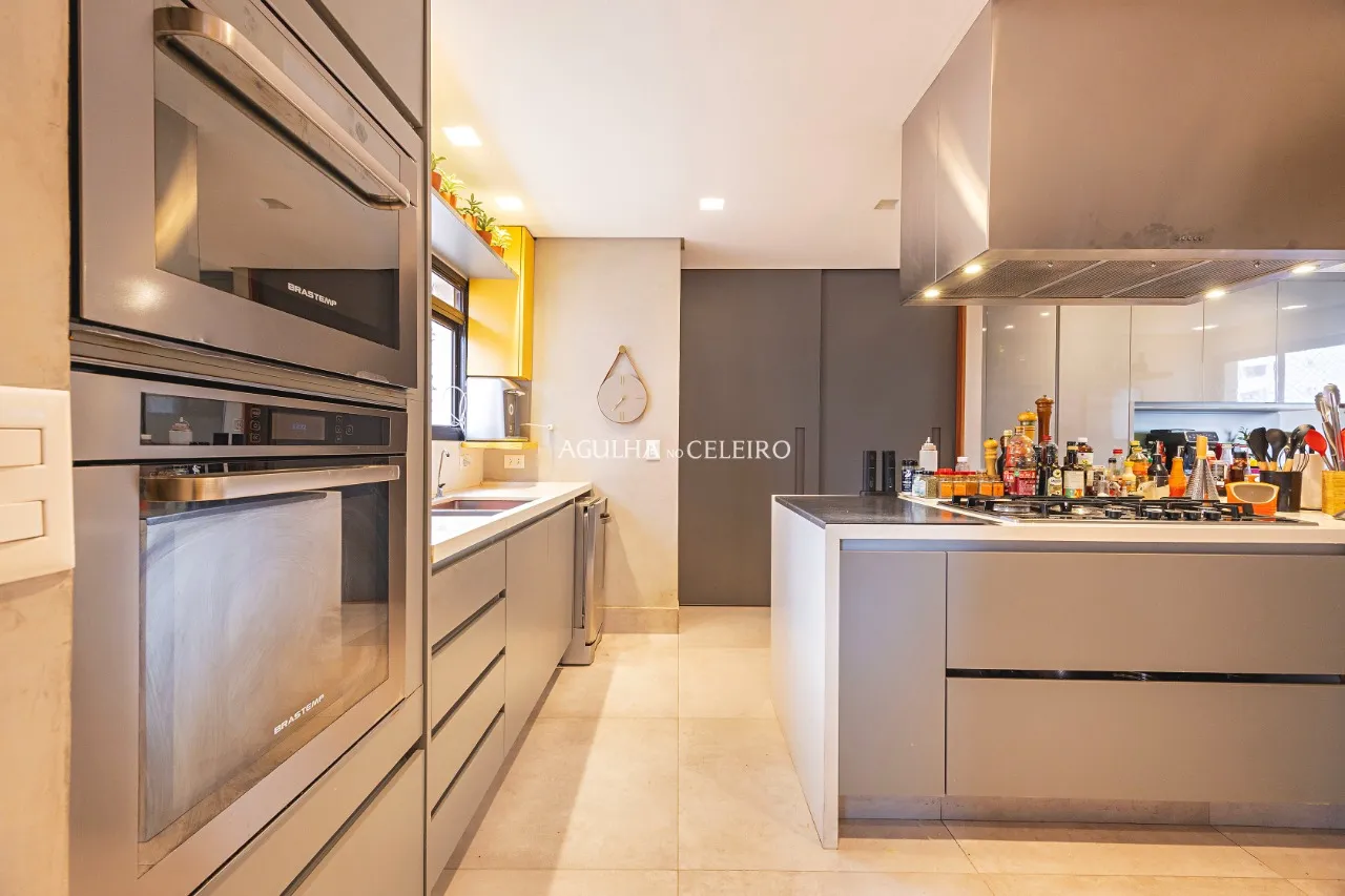 Apartamento com reforma elegante à venda no Itaim Bibi – AP5025
