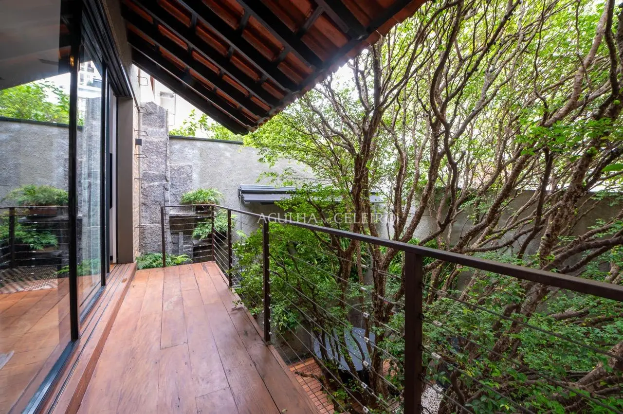 Casa de vila maravilhosa com atmosfera única no Jardim América. – VL0004