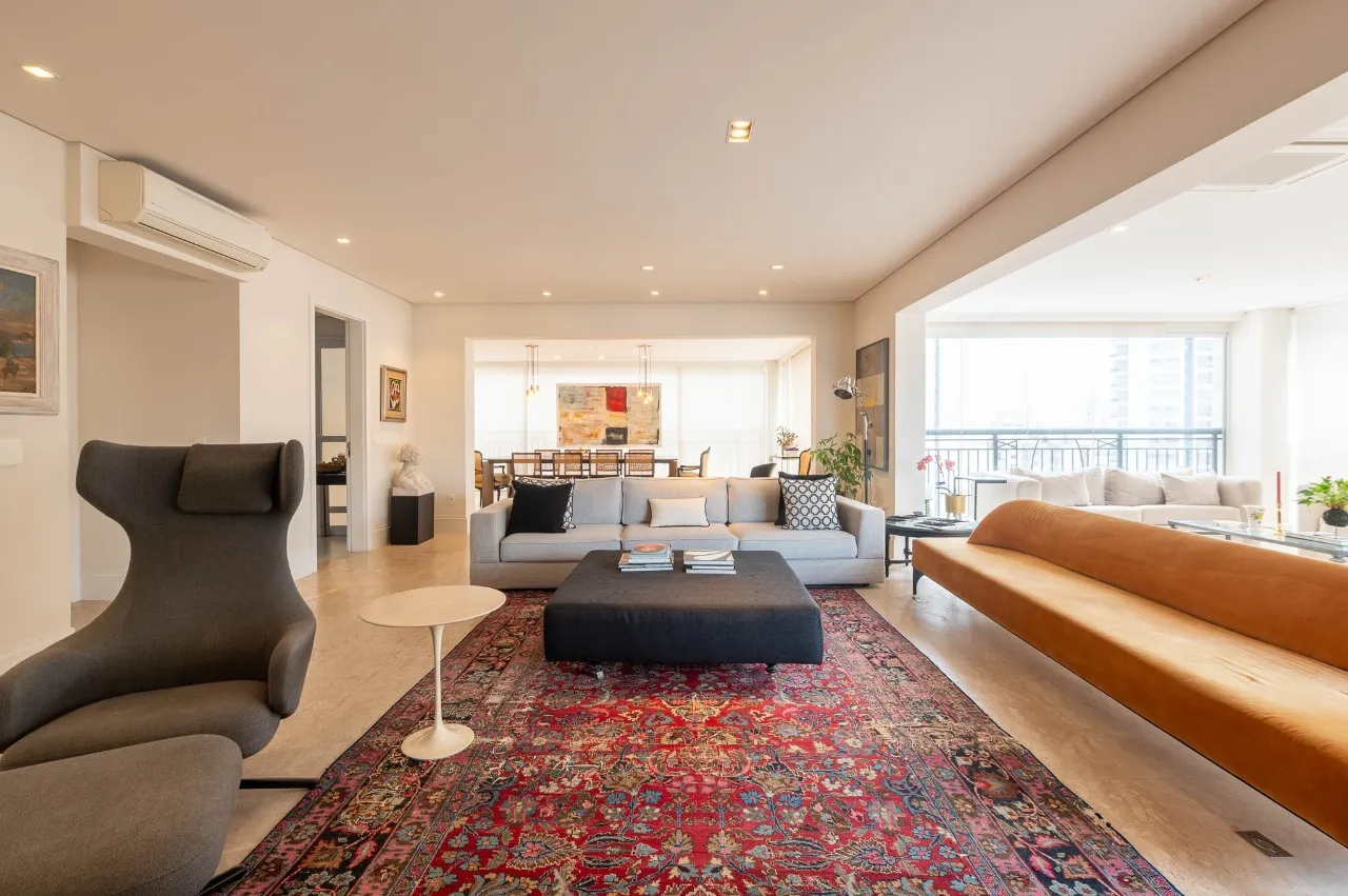Apartamento com living amplo e muita luz natural em Moema – 22138