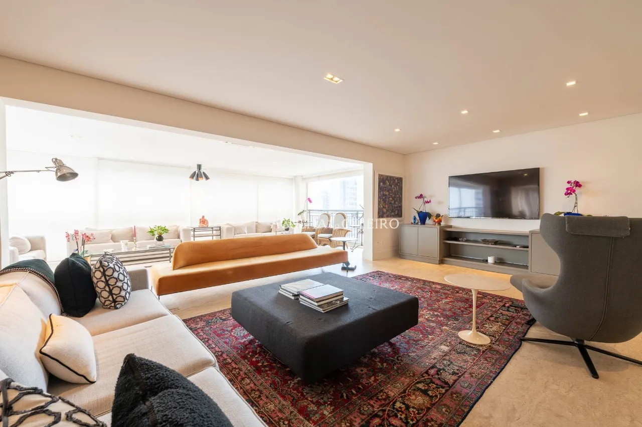 Apartamento com living amplo e muita luz natural em Moema – 22138