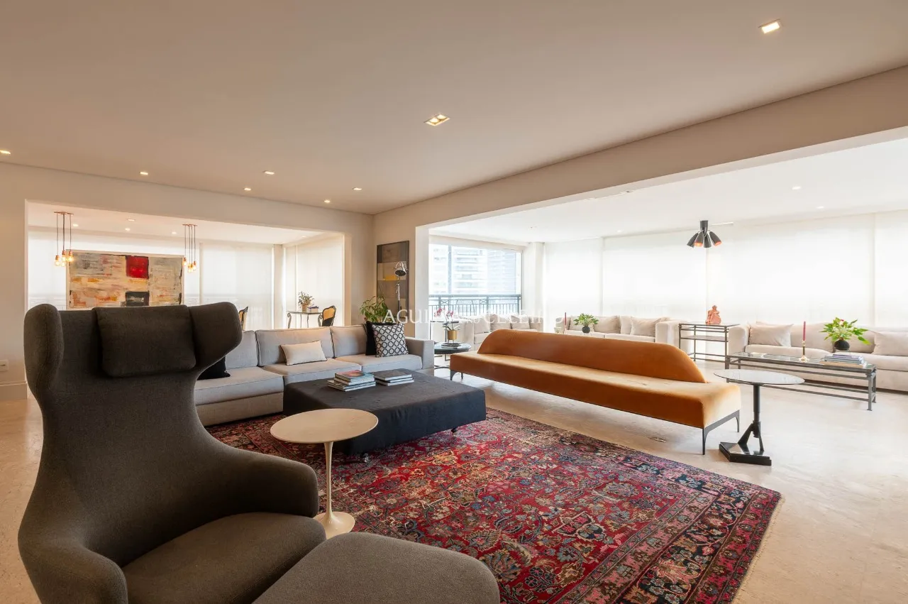 Apartamento com living amplo e muita luz natural em Moema – 22138