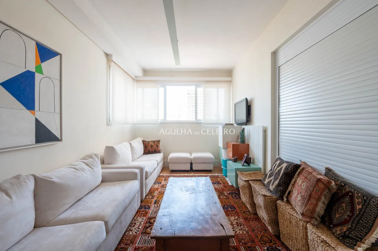 Apartamento com living amplo e muita luz natural em Moema – 22138