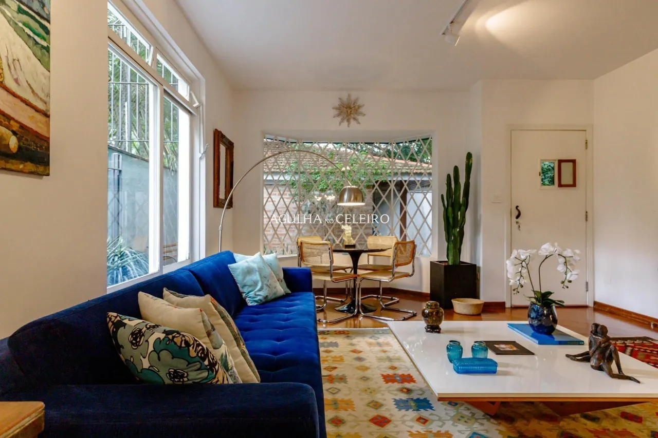 Casa charmosa no Jardim Europa, na melhor localização do bairro. – 22180