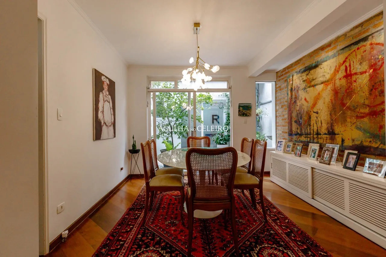 Casa charmosa no Jardim Europa, na melhor localização do bairro. – 22180