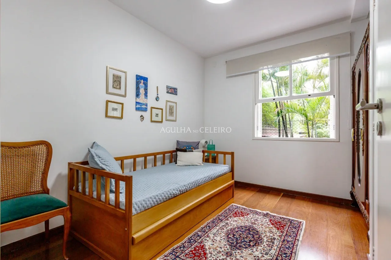 Casa charmosa no Jardim Europa, na melhor localização do bairro. – 22180