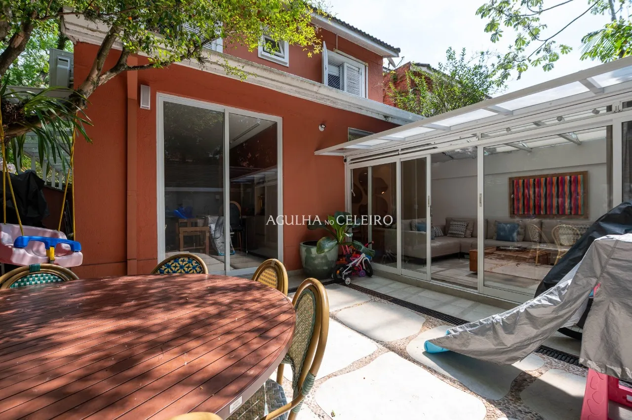 Casa encantadora e aconchegante em condomínio à venda em Alto de Pinheiros – 22537