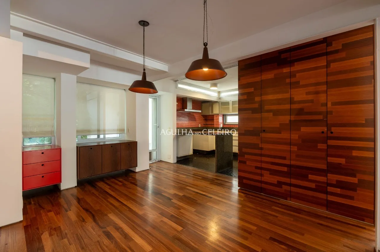 Casa Reformada no Jardim Paulistano com Churrasqueira e Ofurô – 22831