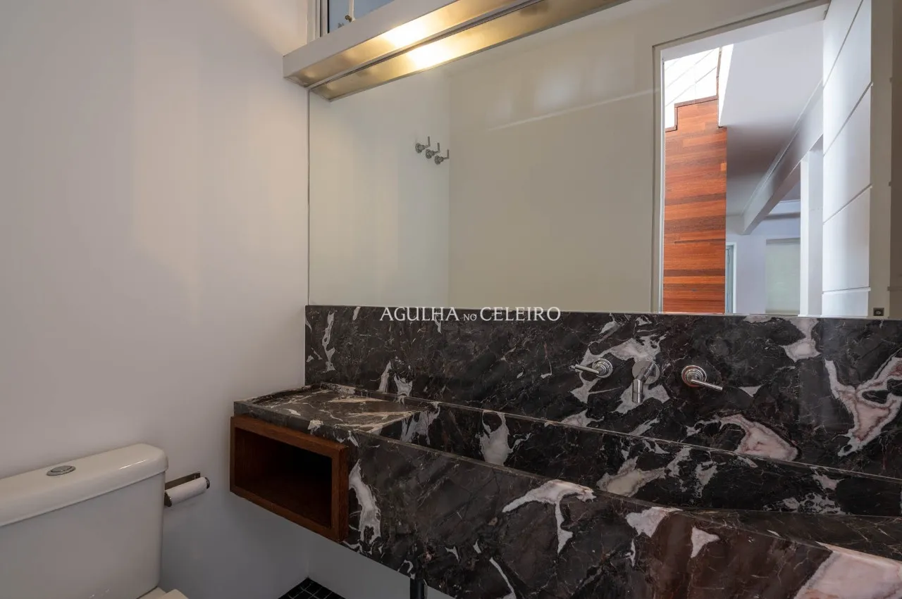 Casa Reformada no Jardim Paulistano com Churrasqueira e Ofurô – 22831