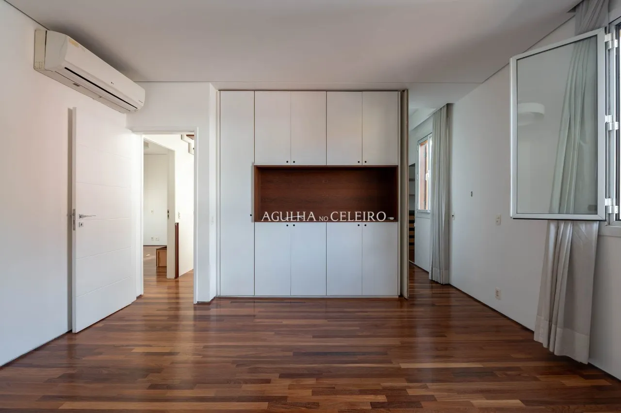 Casa Reformada no Jardim Paulistano com Churrasqueira e Ofurô – 22831