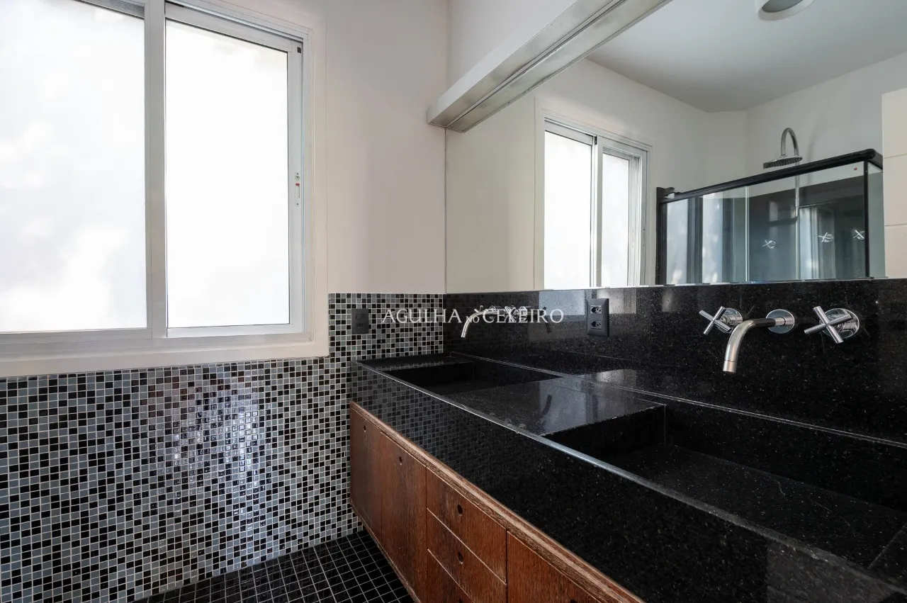 Casa Reformada no Jardim Paulistano com Churrasqueira e Ofurô – 22831
