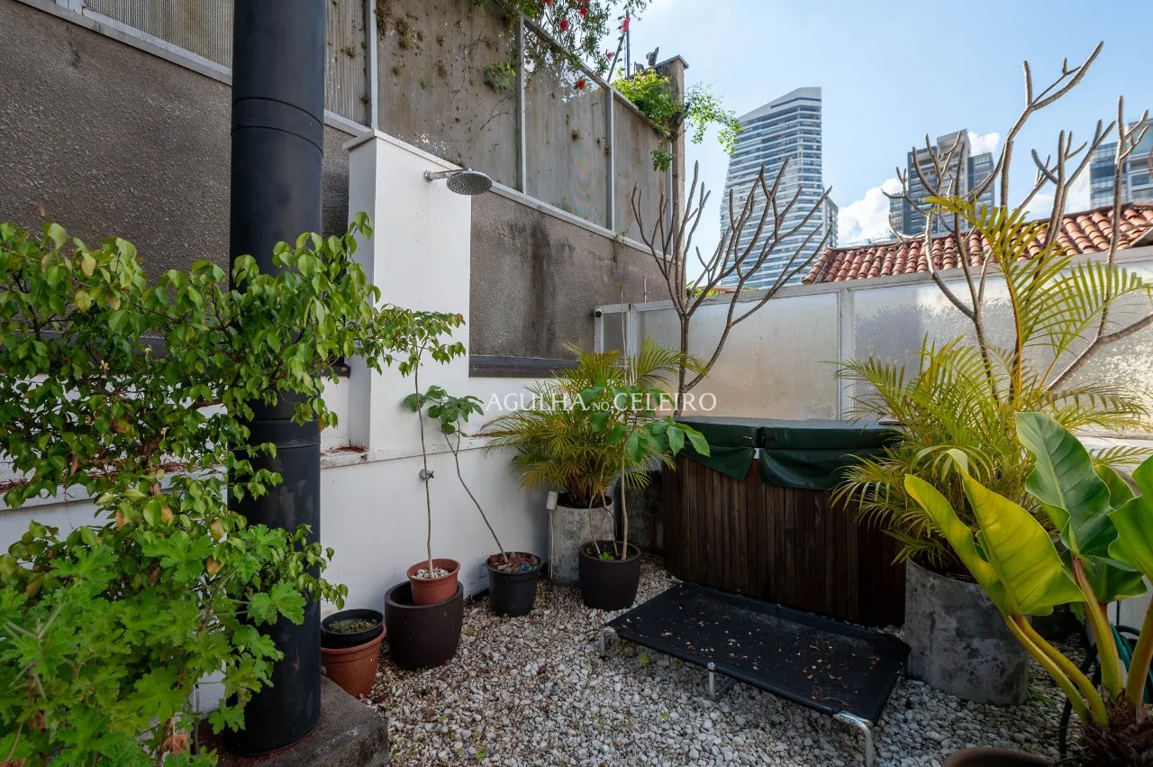 Casa Reformada no Jardim Paulistano com Churrasqueira e Ofurô – 22831