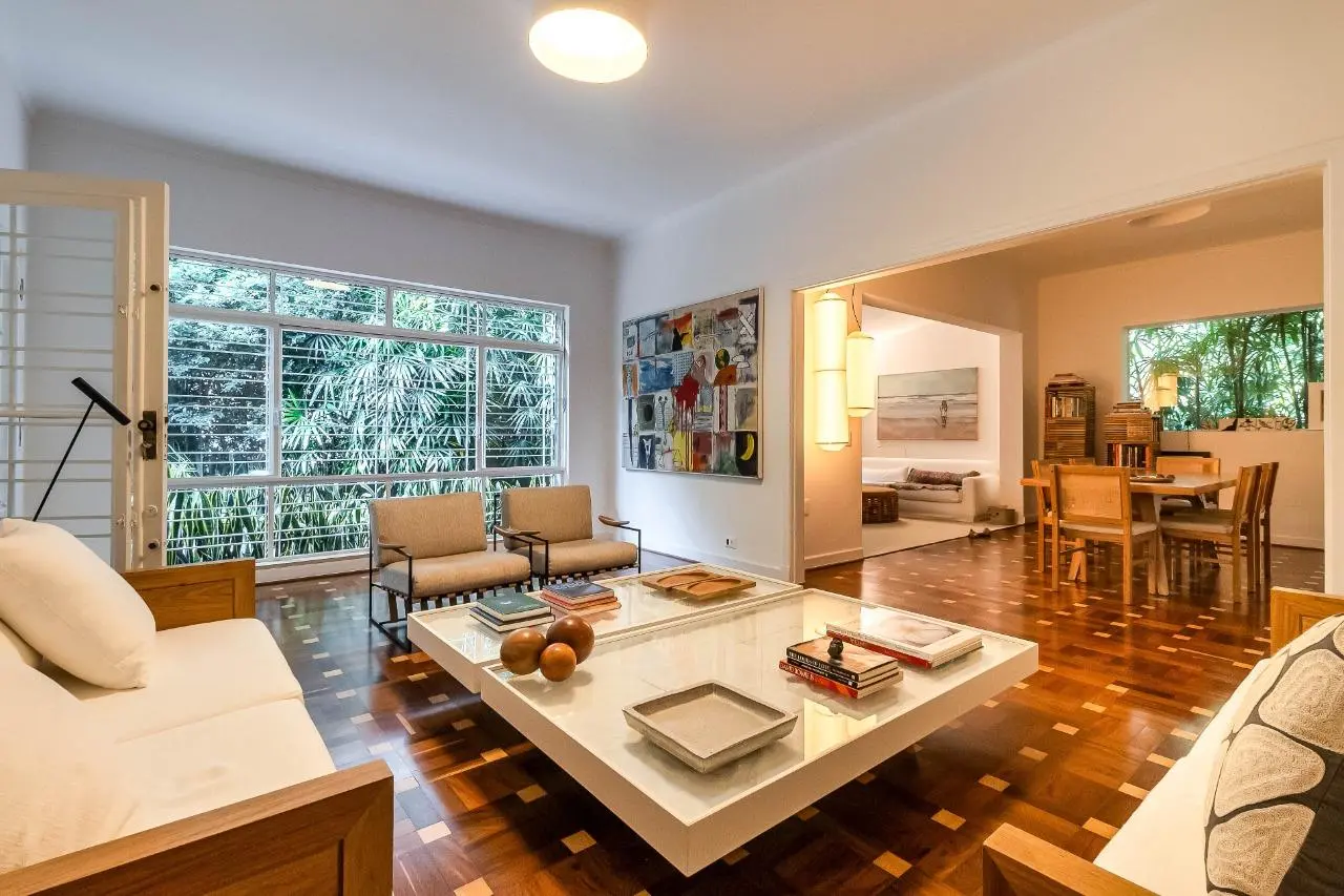 Casa térrea com jardim envolvente e atmosfera acolhedora em cada detalhe, na Vila Madalena. – 22886