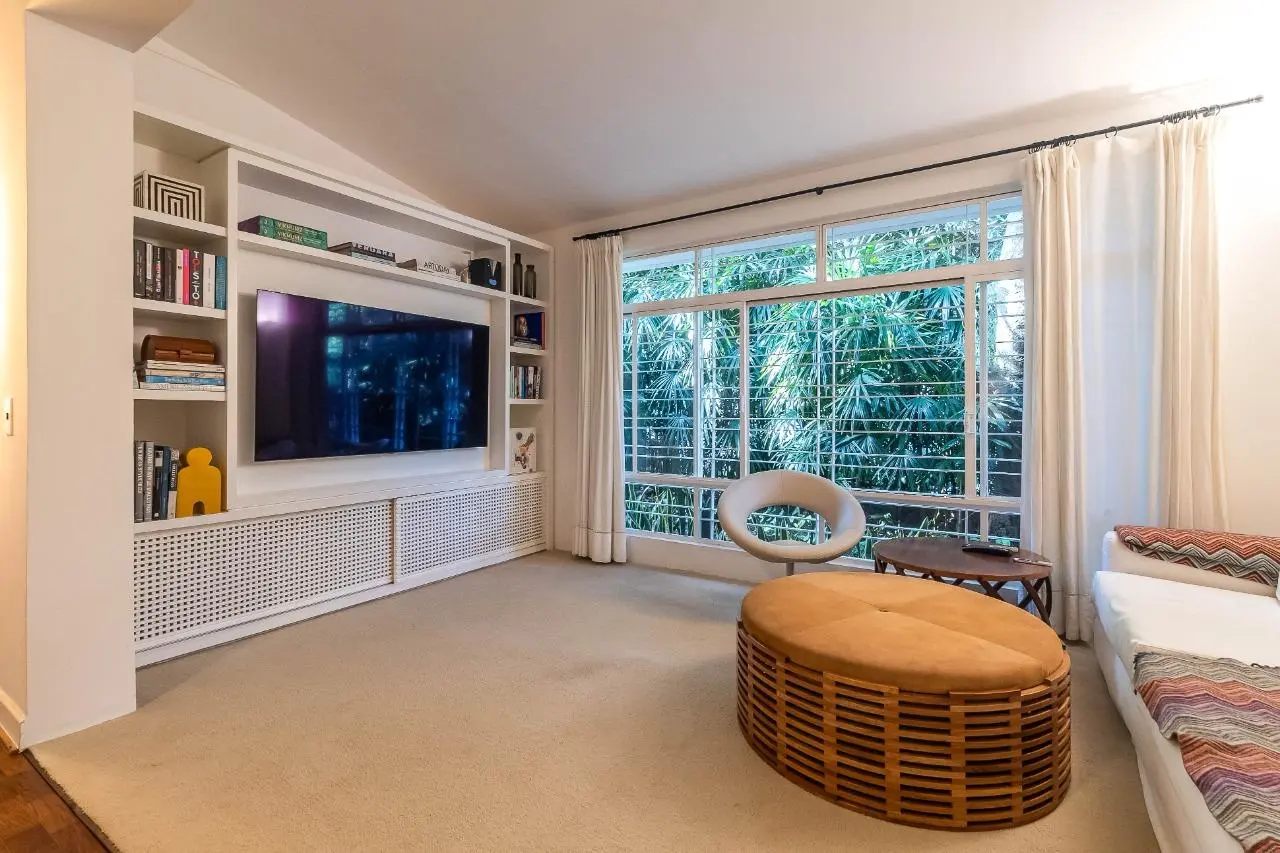 Casa térrea com jardim envolvente e atmosfera acolhedora em cada detalhe, na Vila Madalena. – 22886