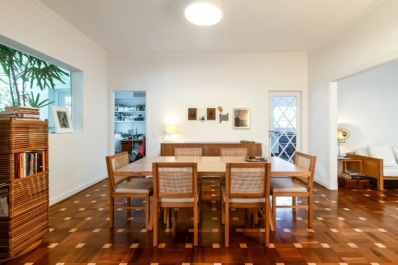 Casa térrea com jardim envolvente e atmosfera acolhedora em cada detalhe, na Vila Madalena. – 22886