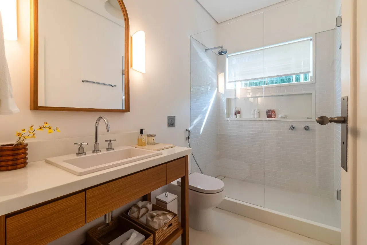 Casa térrea com jardim envolvente e atmosfera acolhedora em cada detalhe, na Vila Madalena. – 22886