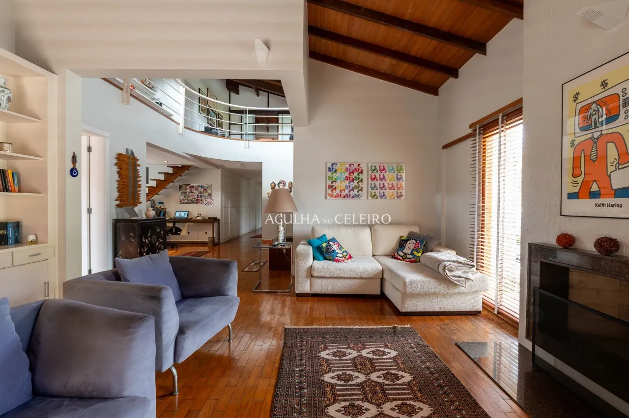Casa com ambientes integrados e um jardim para viver ao ar livre no Morumbi. – 22891