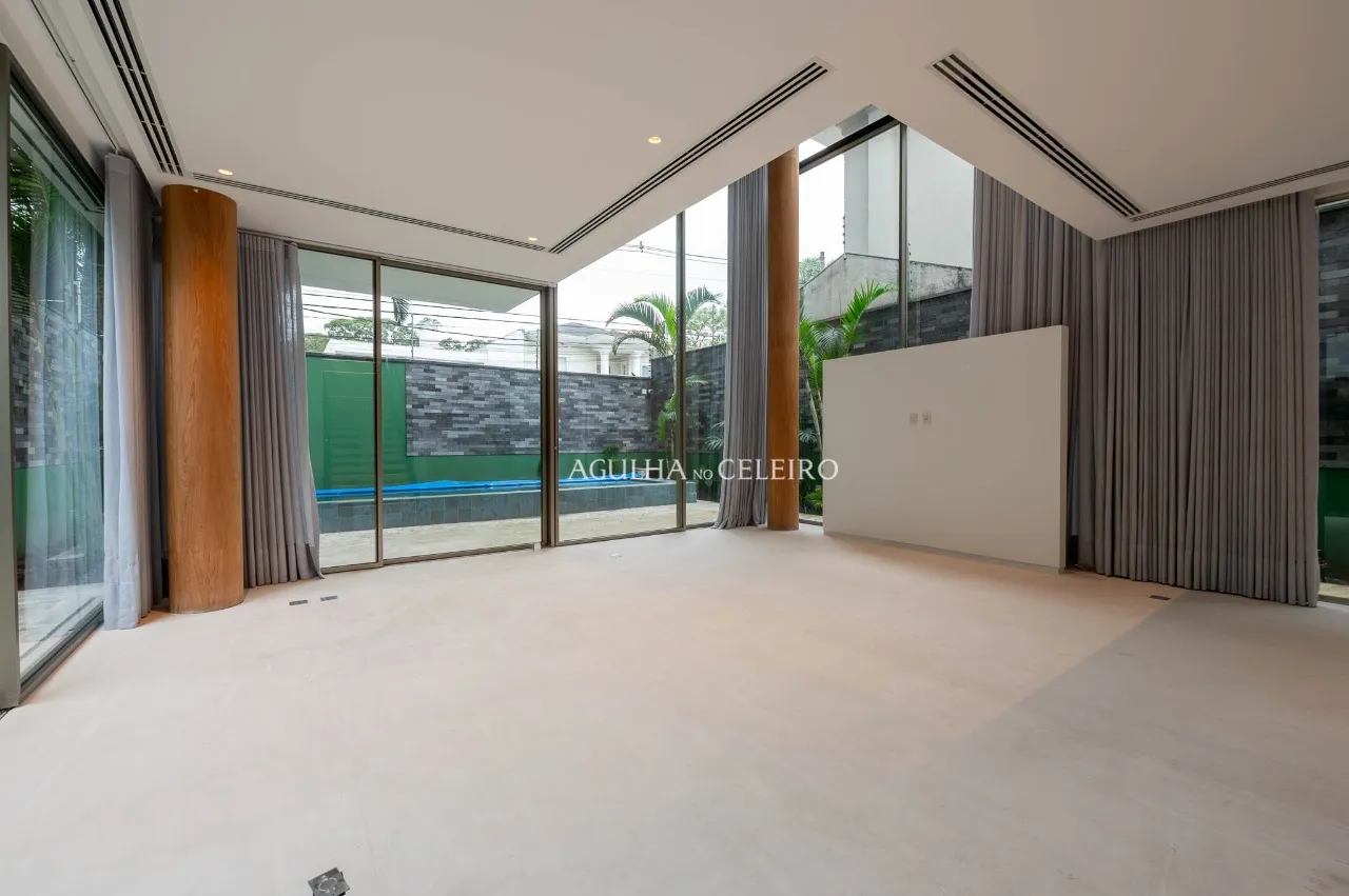 Casa à venda em condomínio em Moema. – 22896