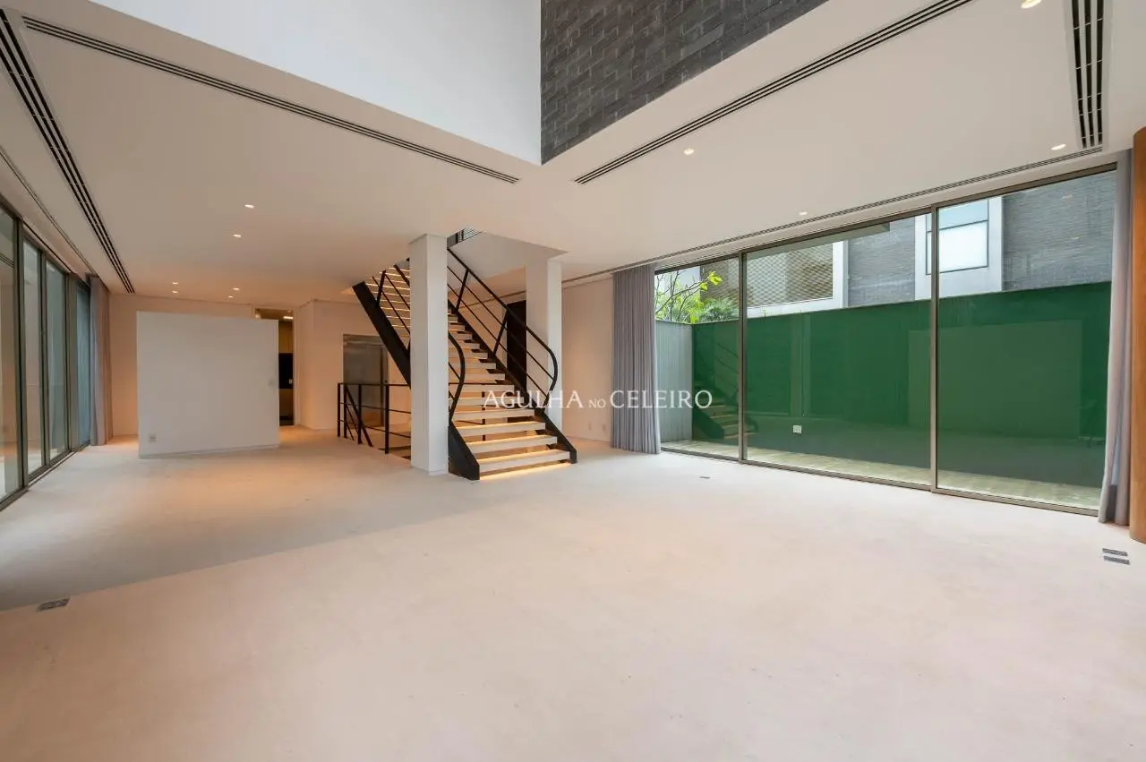 Casa à venda em condomínio em Moema. – 22896