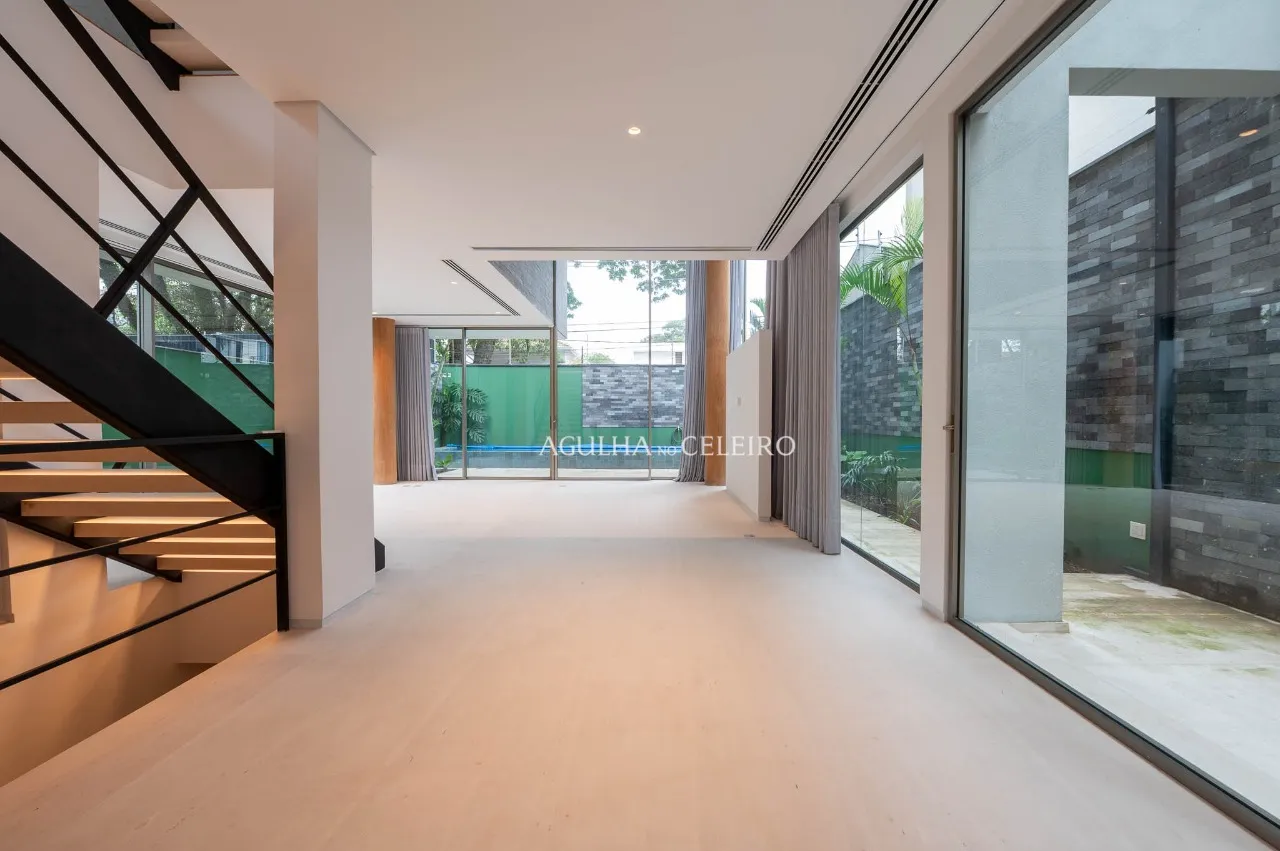 Casa à venda em condomínio em Moema. – 22896