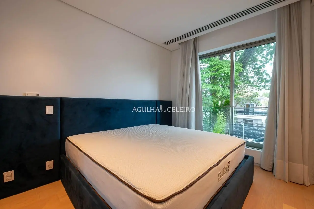 Casa à venda em condomínio em Moema. – 22896