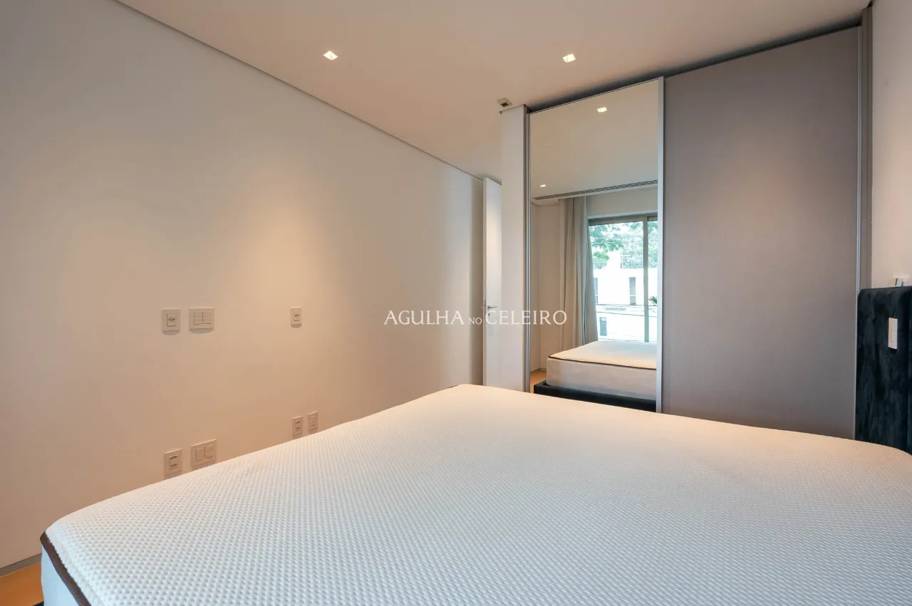 Casa à venda em condomínio em Moema. – 22896