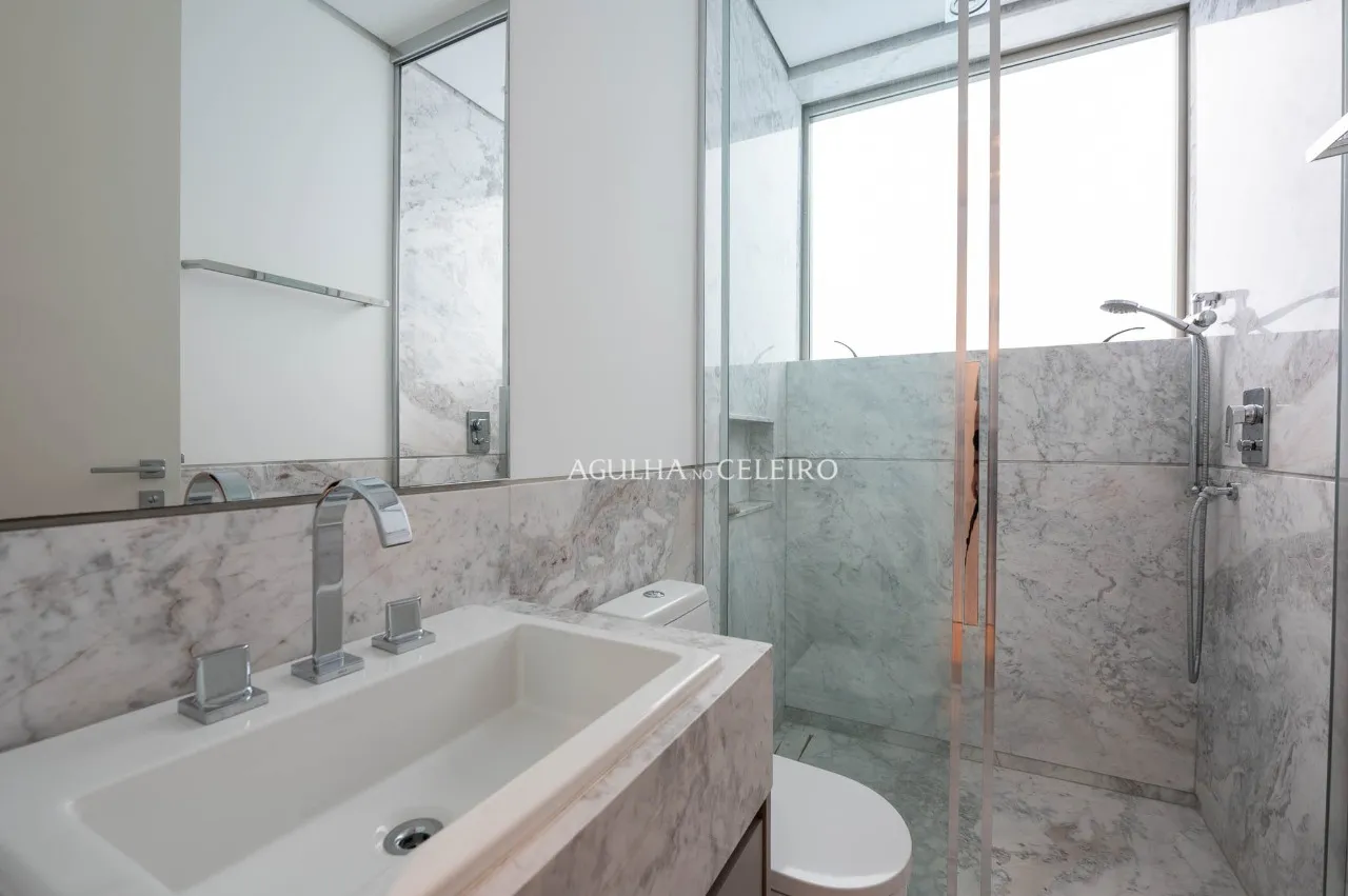 Casa à venda em condomínio em Moema. – 22896