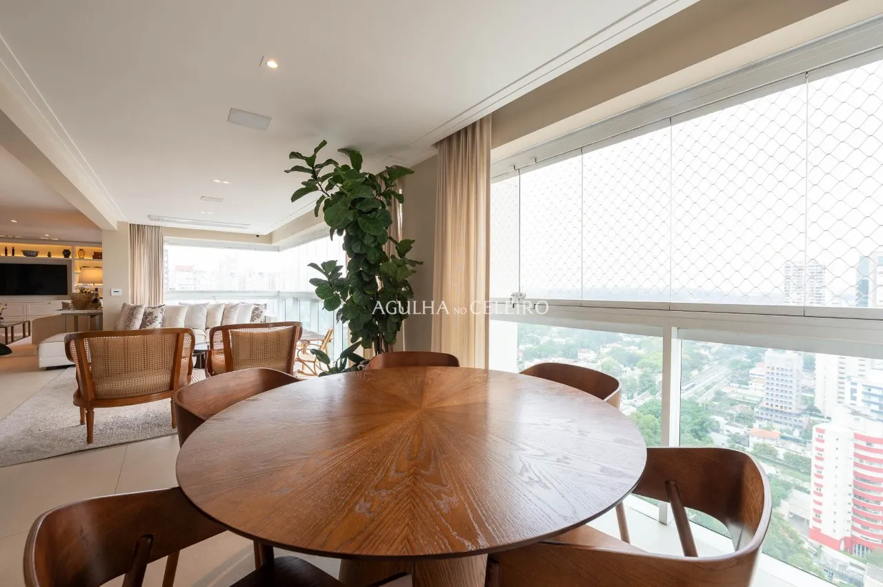 Apartamento reformado com vista livre no Campo Belo – 22899