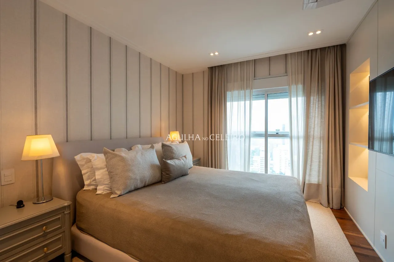Apartamento reformado com vista livre no Campo Belo – 22899