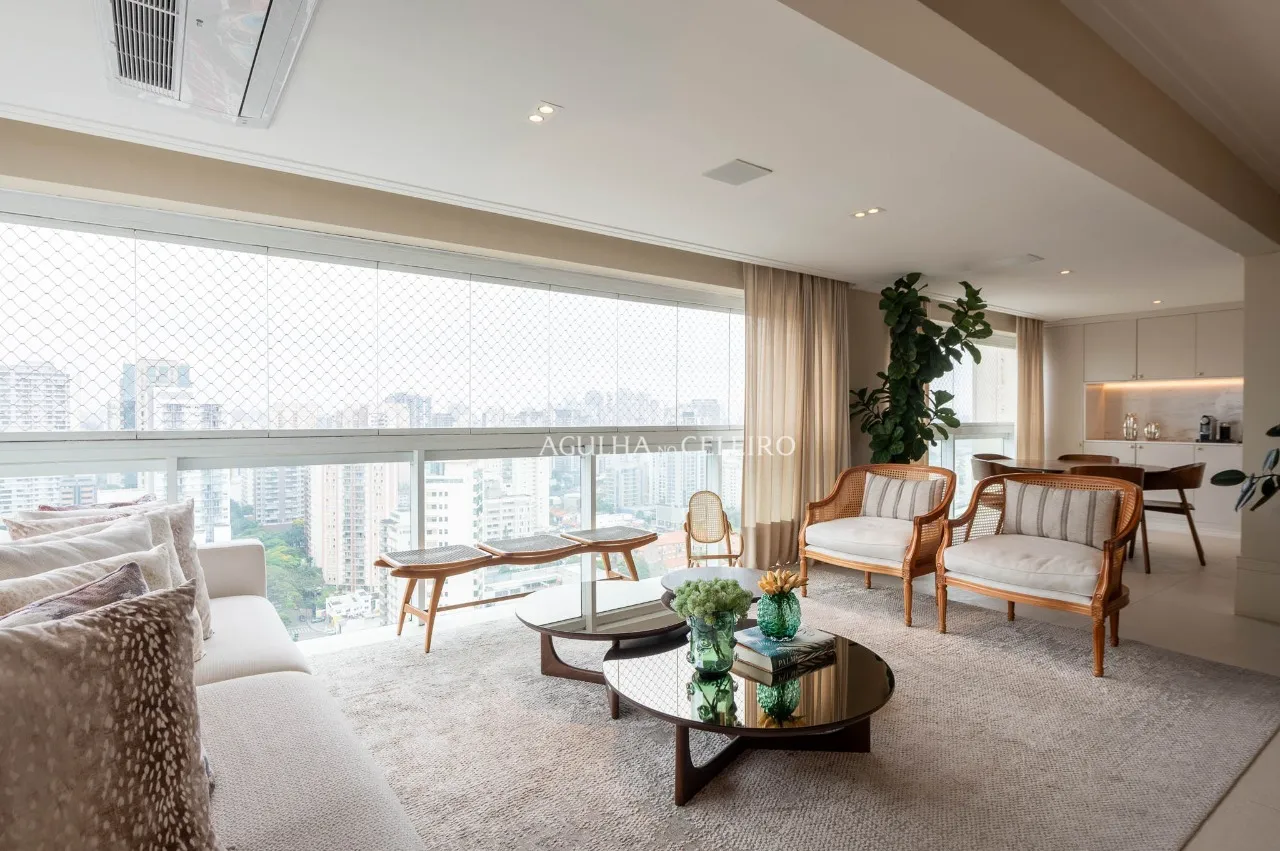 Apartamento reformado com vista livre no Campo Belo – 22899