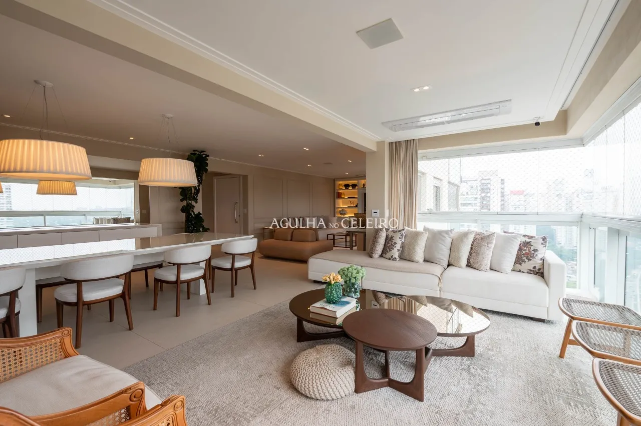 Apartamento reformado com vista livre no Campo Belo – 22899