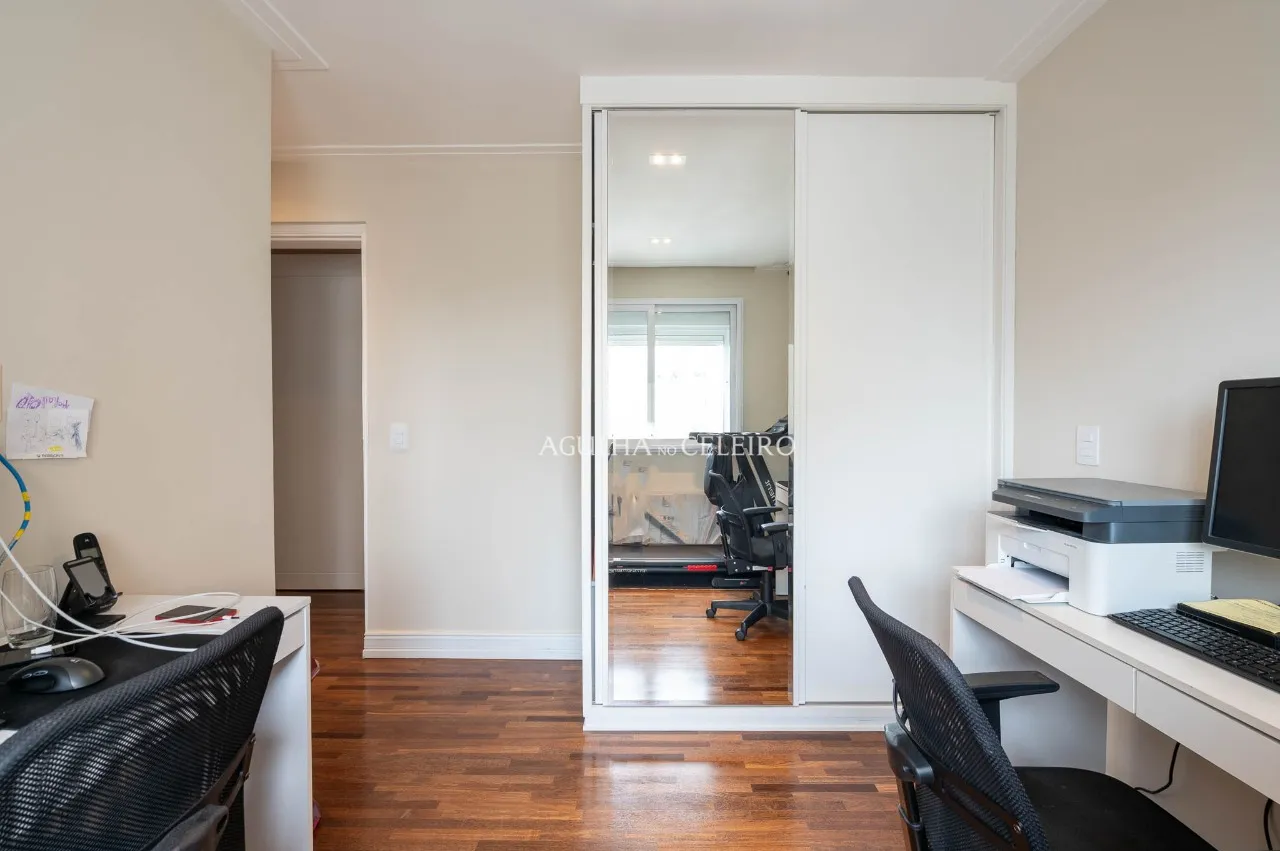 Apartamento reformado com vista livre no Campo Belo – 22899