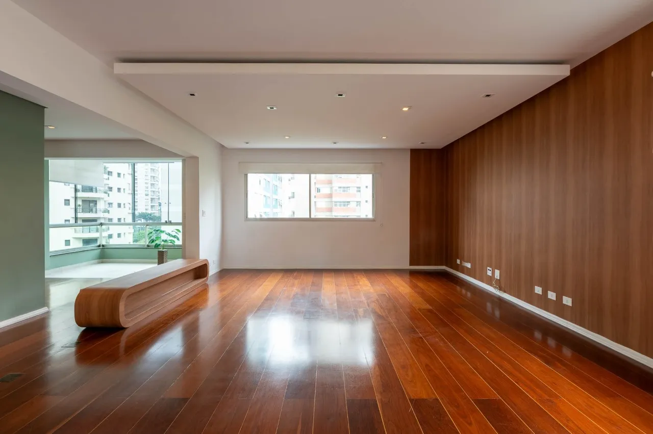 Apartamento reformado à venda em Moema. – 22917